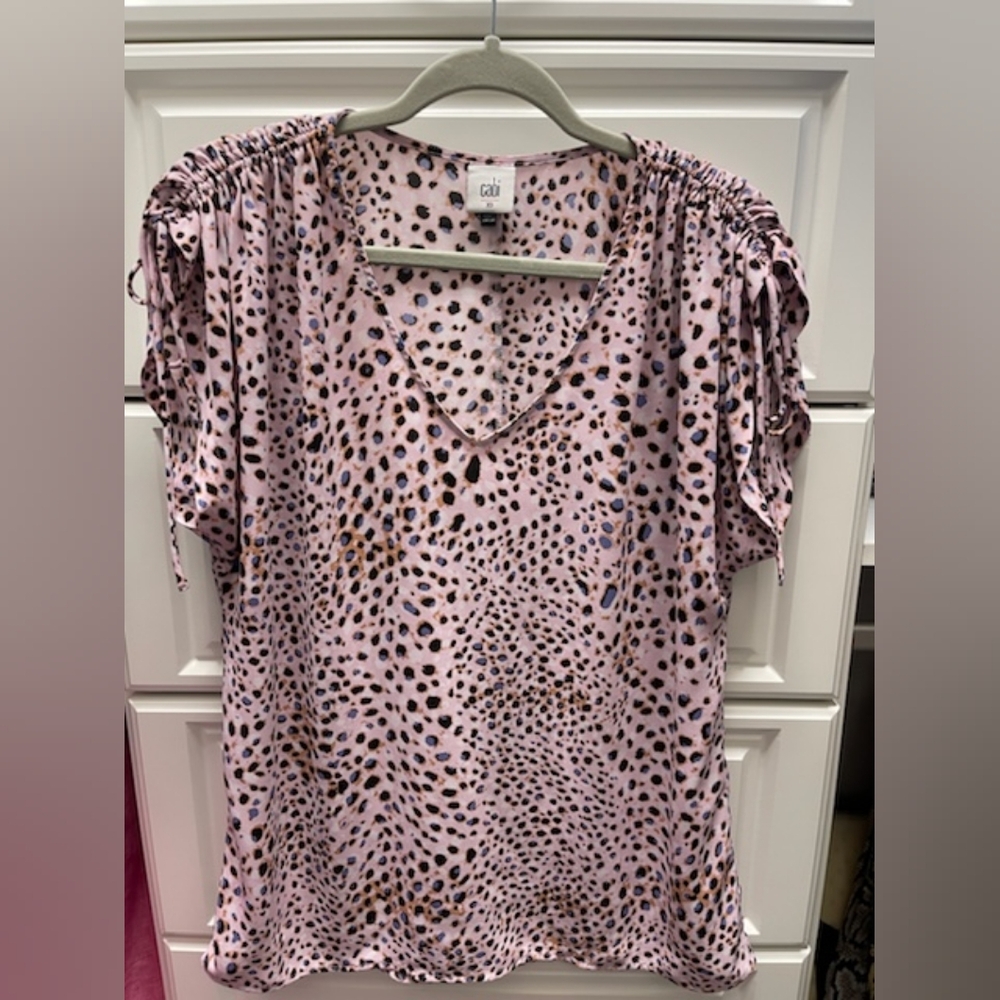 Cabi pink cheetah print top, fits like medium